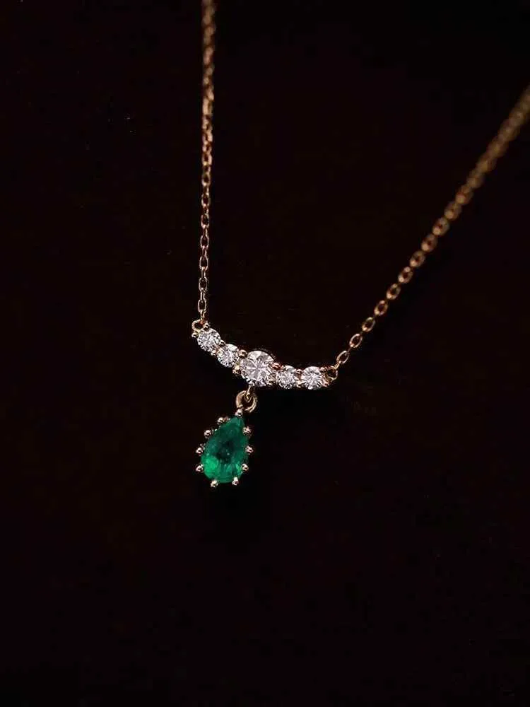 925 Sterling Silver Necklace Charm Jewelry - Emerald Water Drop Pendant - Xm273