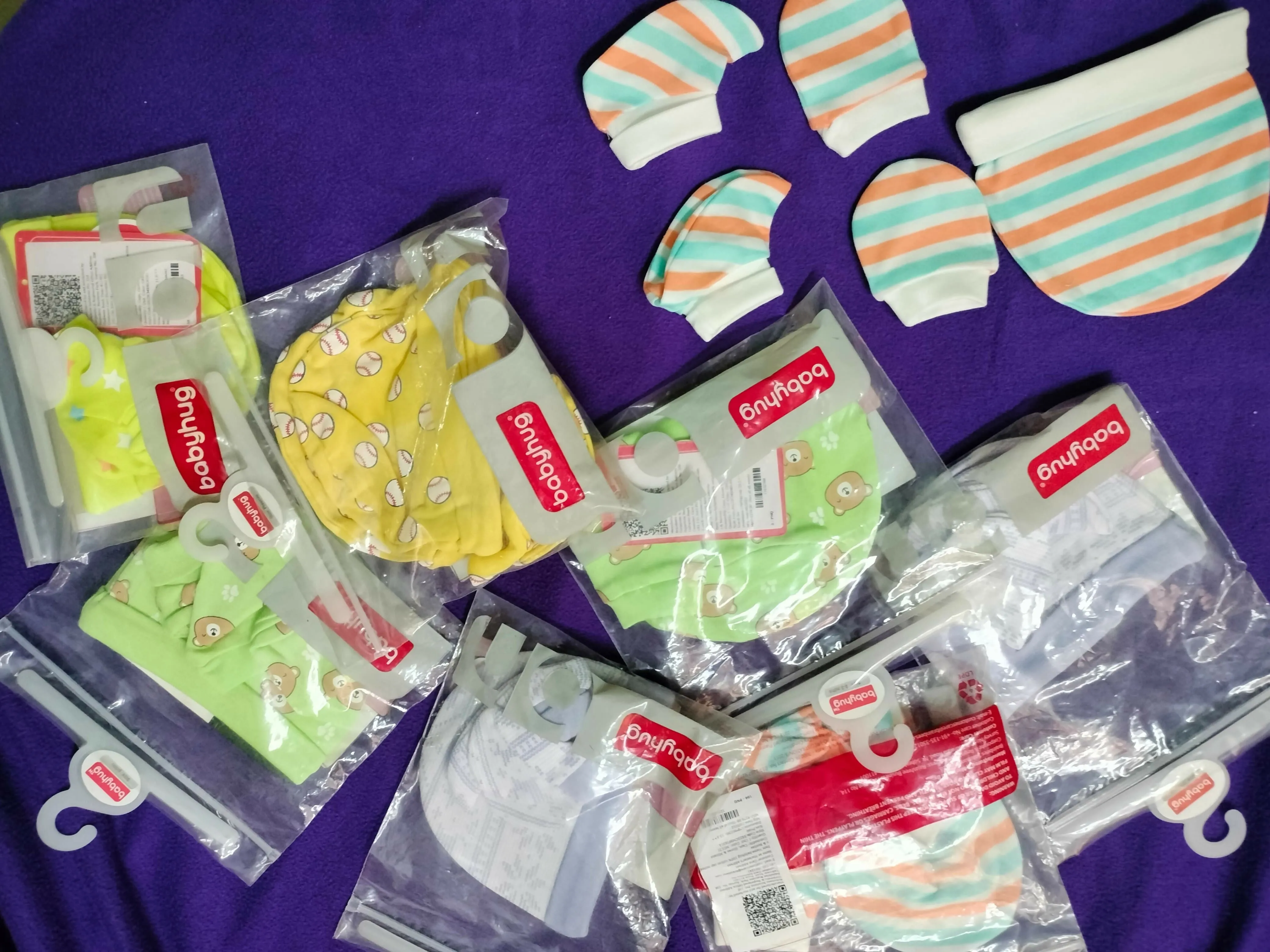 BABYHUG Packs of Cap, Pair of socks, Glouse