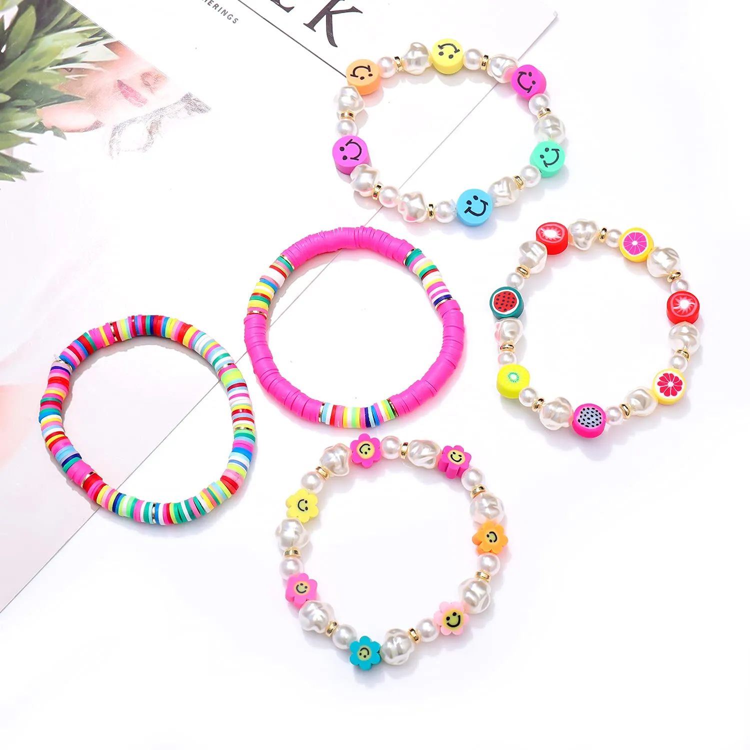 Beaded Stretch Bracelets for Women Colorful Clay Fruit Smiley Bead Bracelet Rainbow Heishi Bracelet Set Stackable Pearl Y2K Bracelets Summer Beach Accessory B 5PCS Smiley Face Bracelet