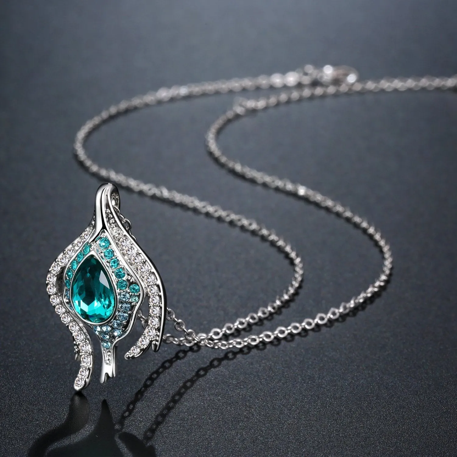 Blue Crystals Pendant Chain Necklace KPN0251
