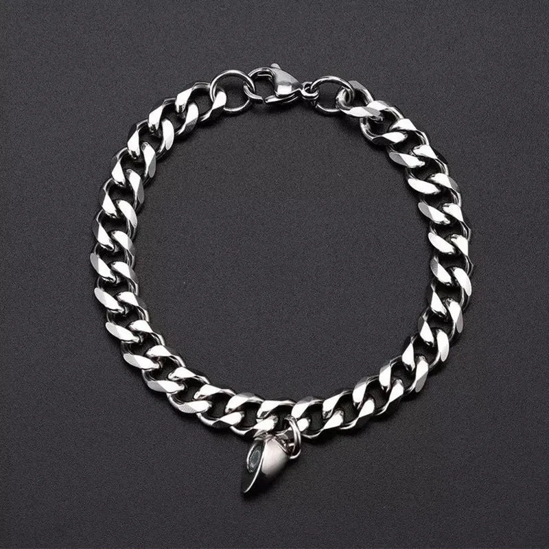 Europe And America Cool Style Love Bracelet Made Of An Old Pair Of Magnetite Lovers' Handwear