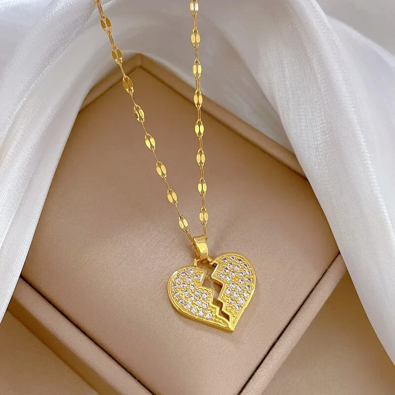 Heart-Broken Necklace for Women Retro Sweater Big Pendant