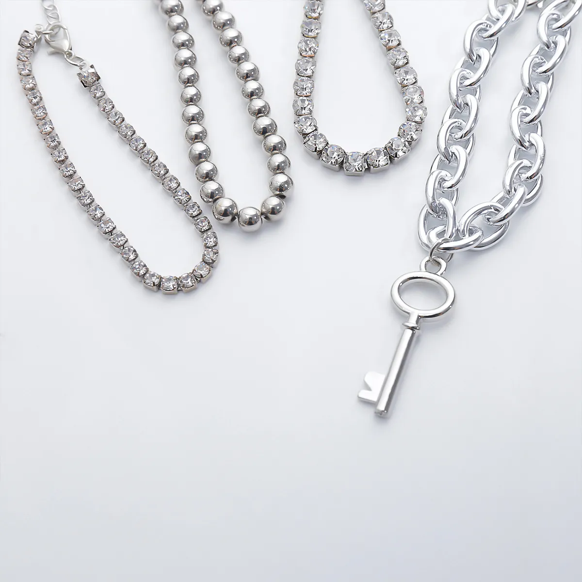 Key to Elegance: Silver Vintage Chain Bracelet Set