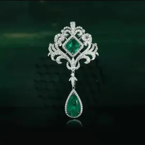Luxury Temperament Simulation Emerald Pendant