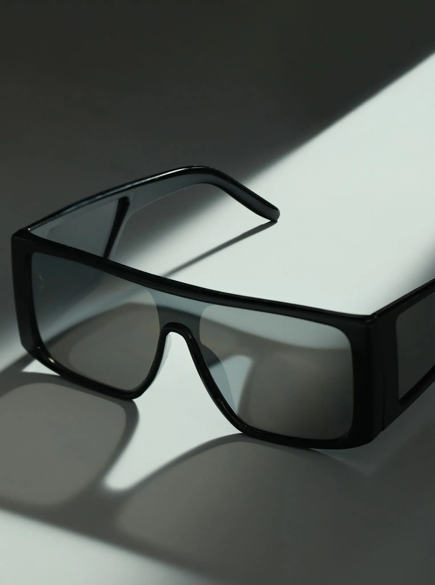 Shahid Kapoor Inspired Uv Protection Oversized Mens Sunglasses