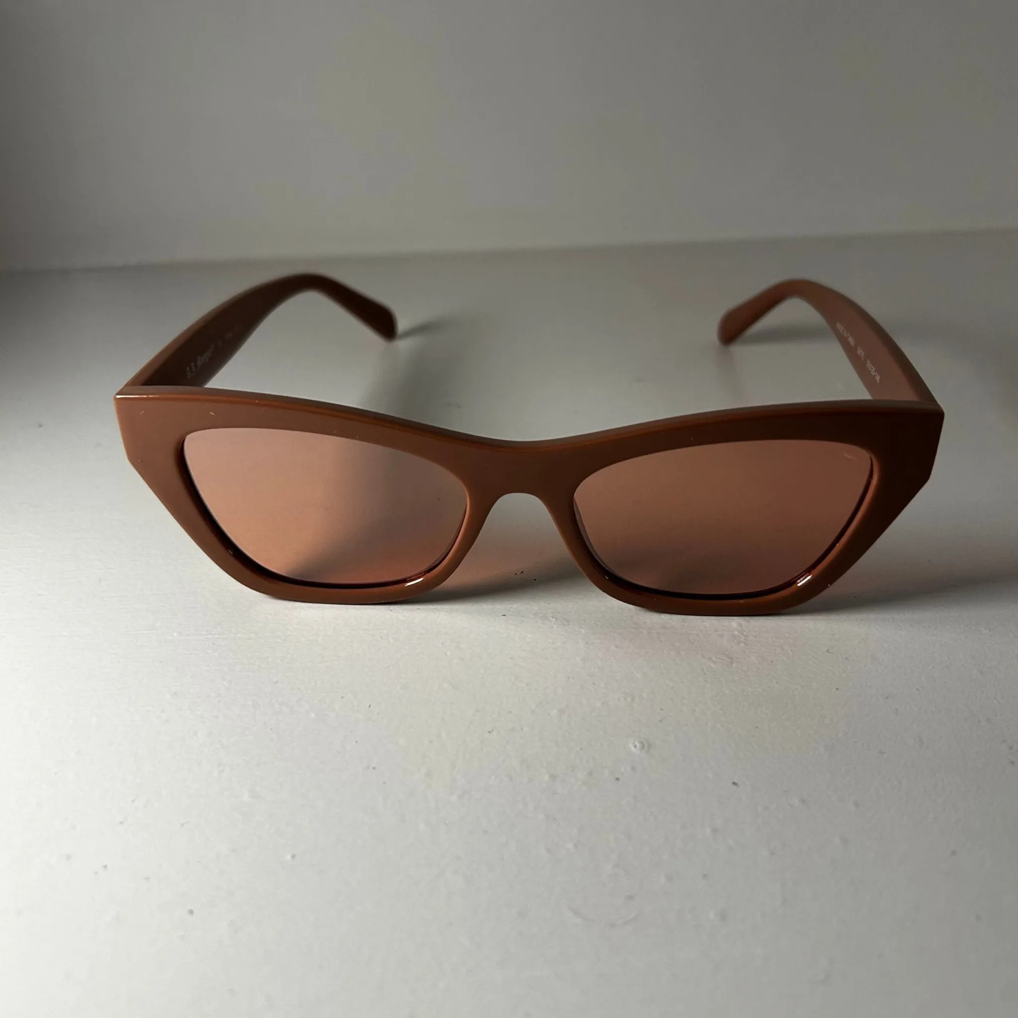 Sleek Cat Eye Sunglasses