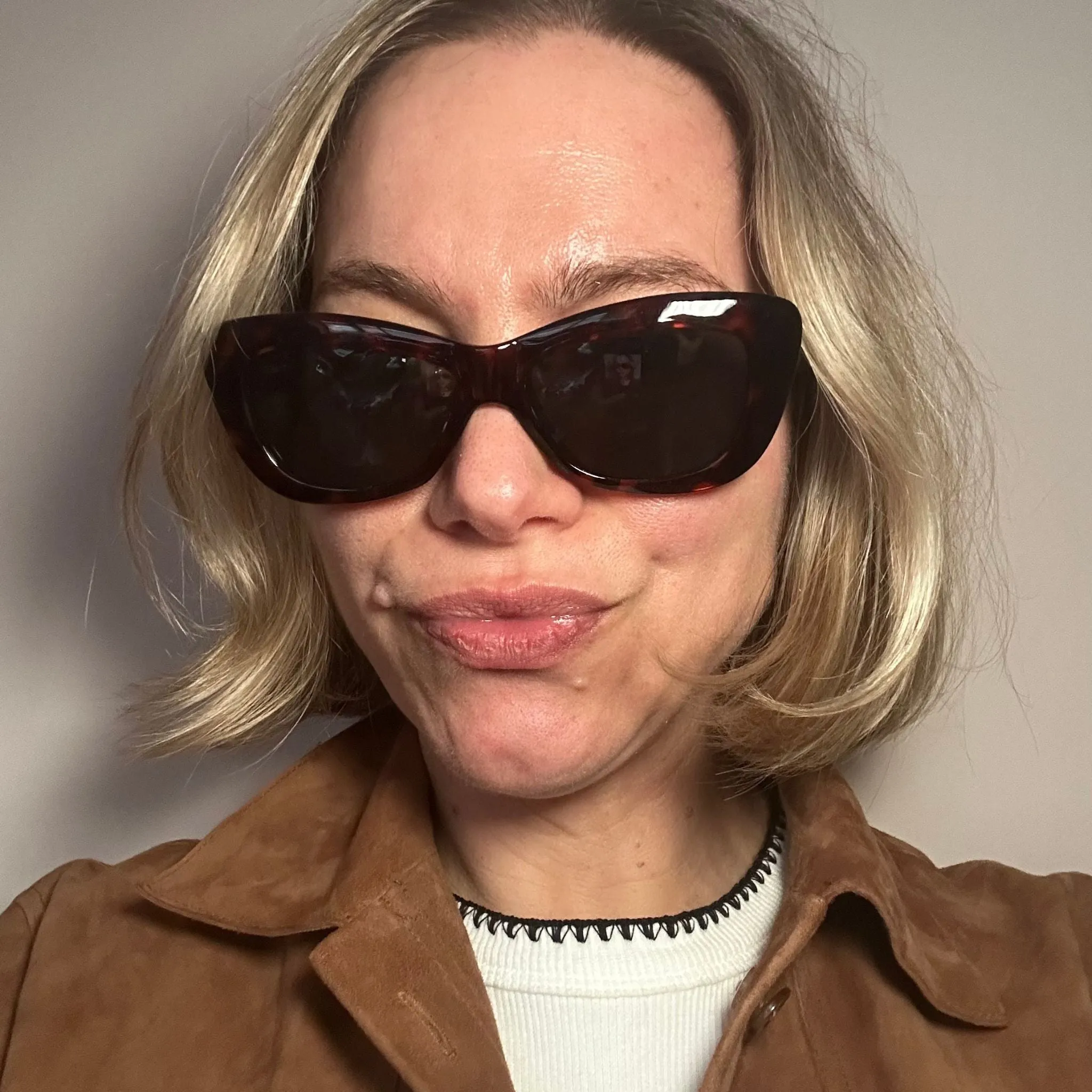 Sleek Cat Eye Sunglasses