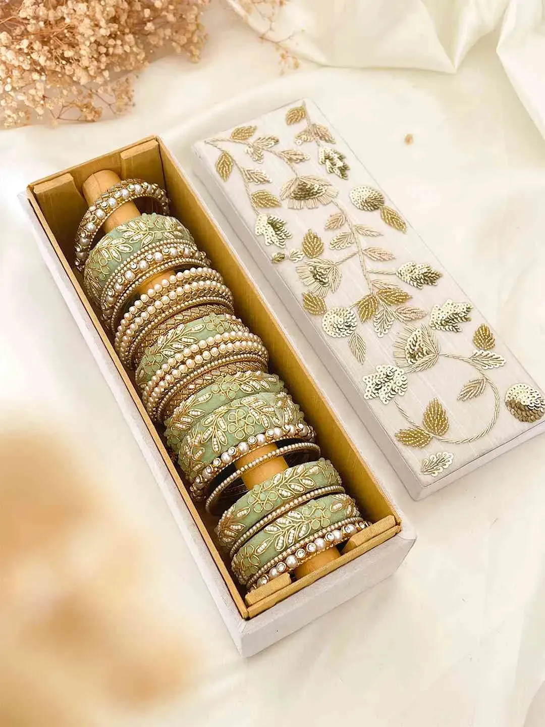 Trendy Beautiful Hand Worked Bangle Box